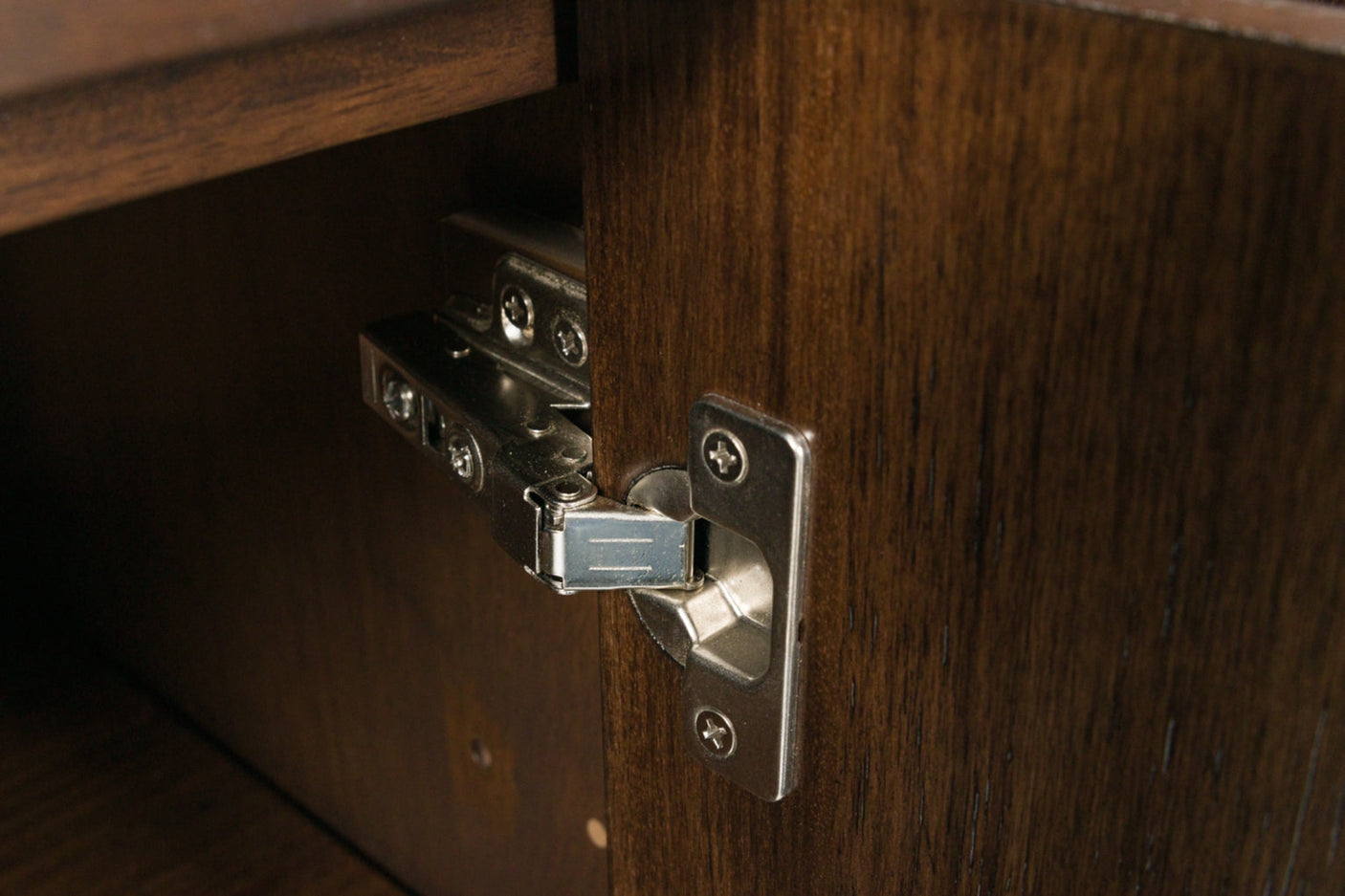 Kendamor Dining Room Server