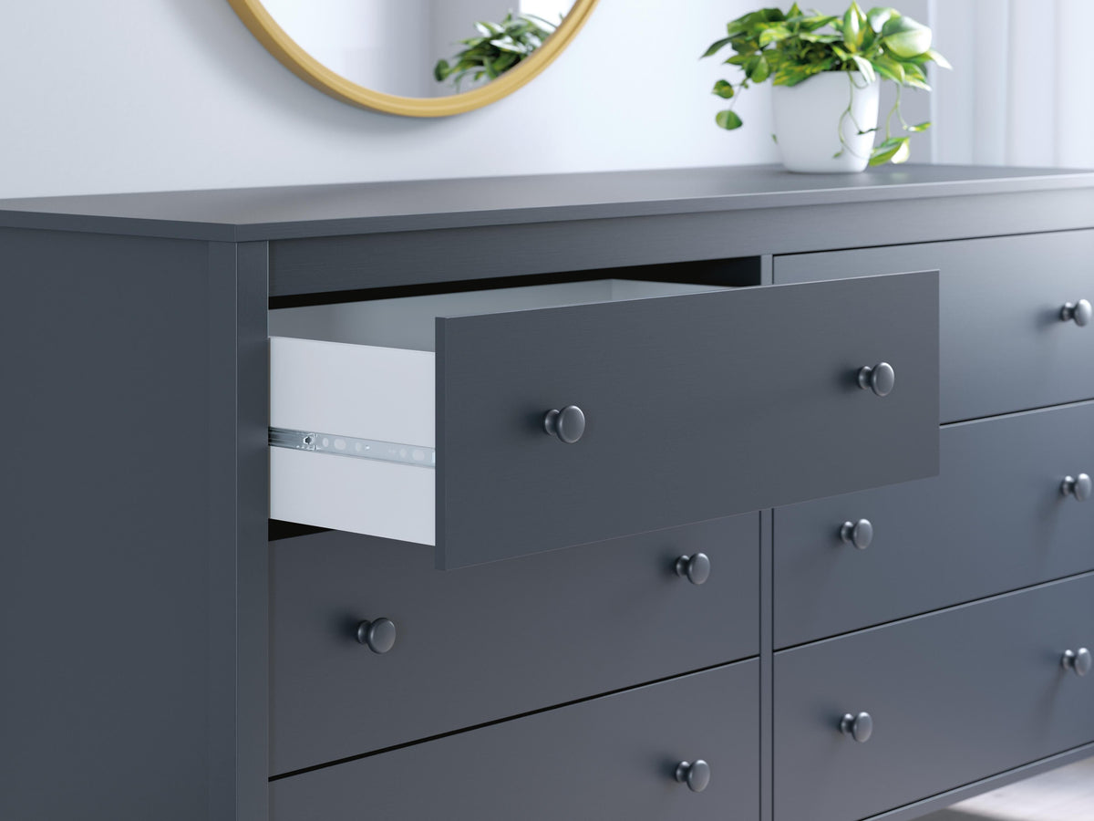 Simmenfort Dressers
