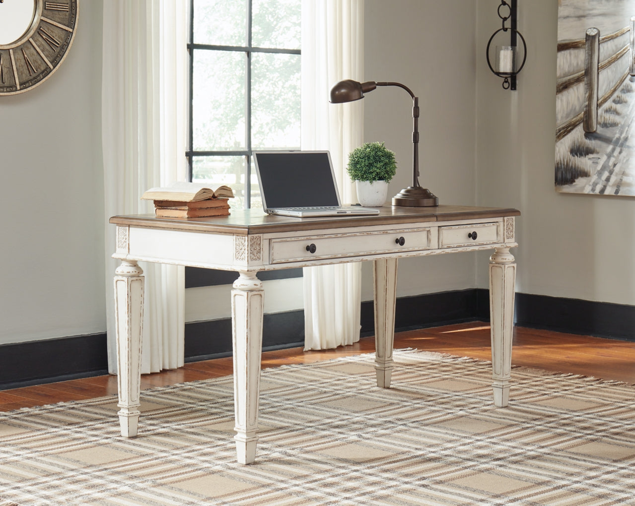 Realyn Desks
