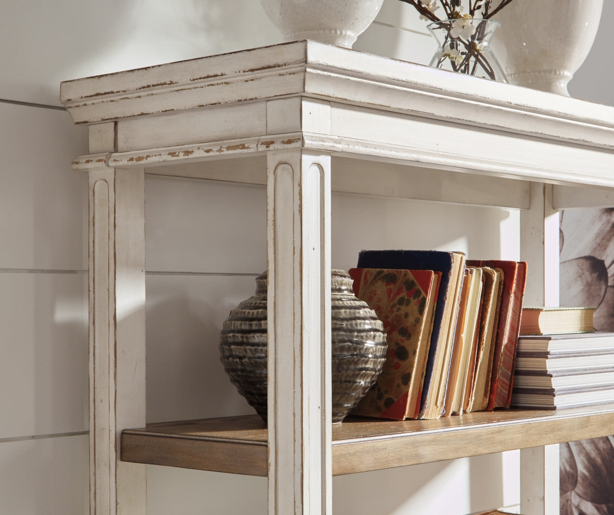 Realyn Bookcases