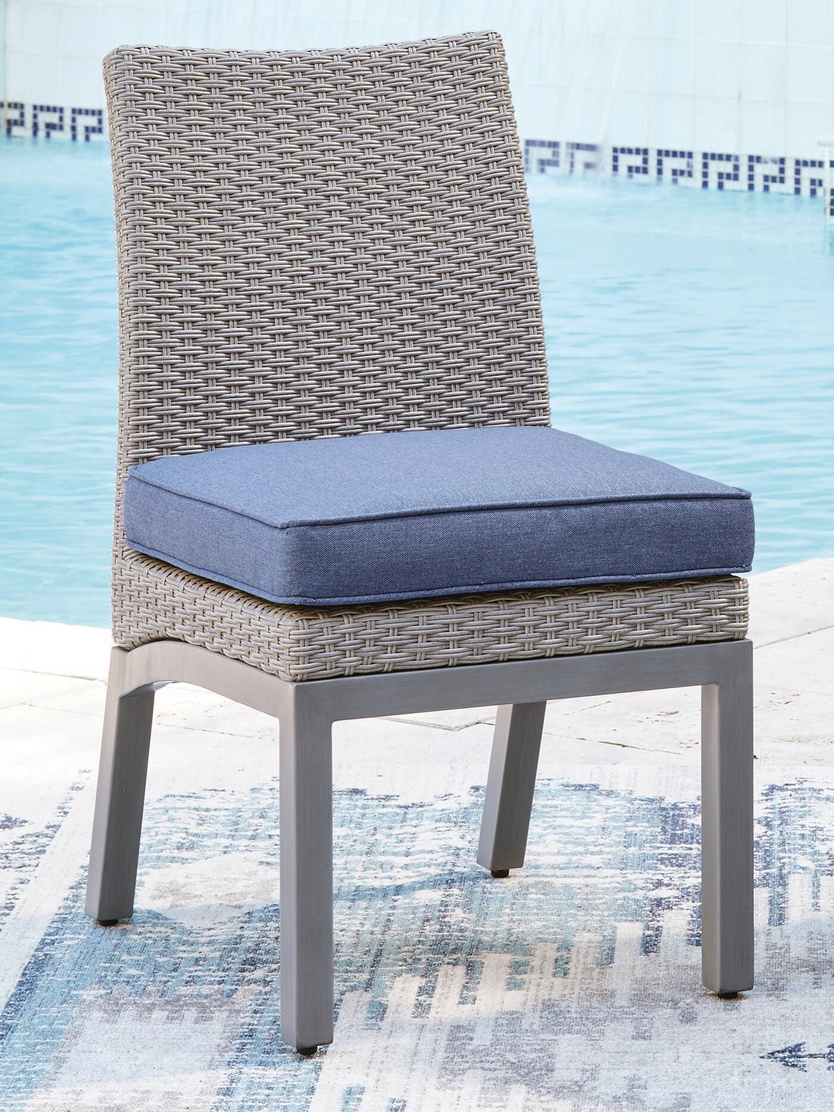Half Outdoor Arm Chair