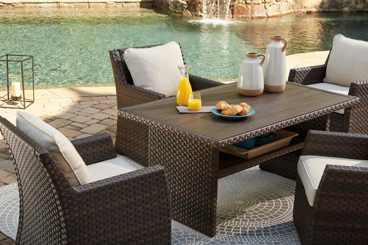 Easy Outdoor Dining Table