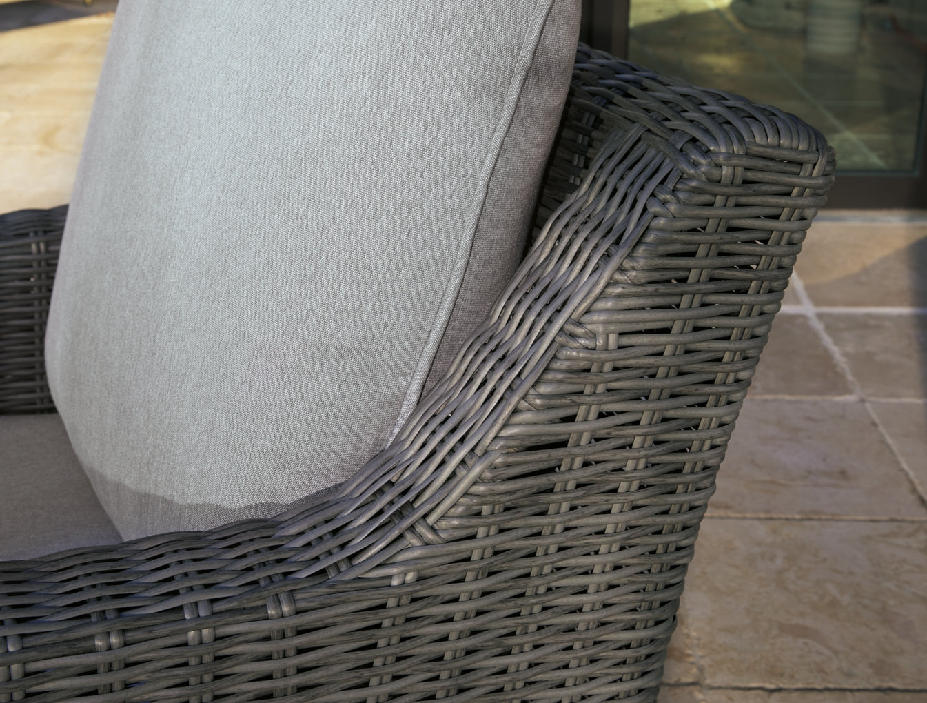 Elite Outdoor Chair