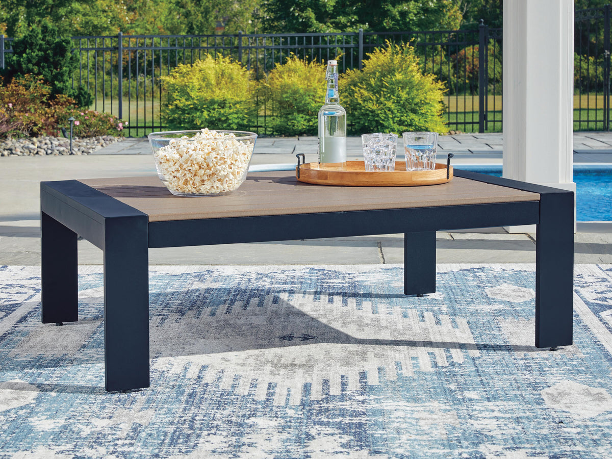 East Outdoor Coffee Table