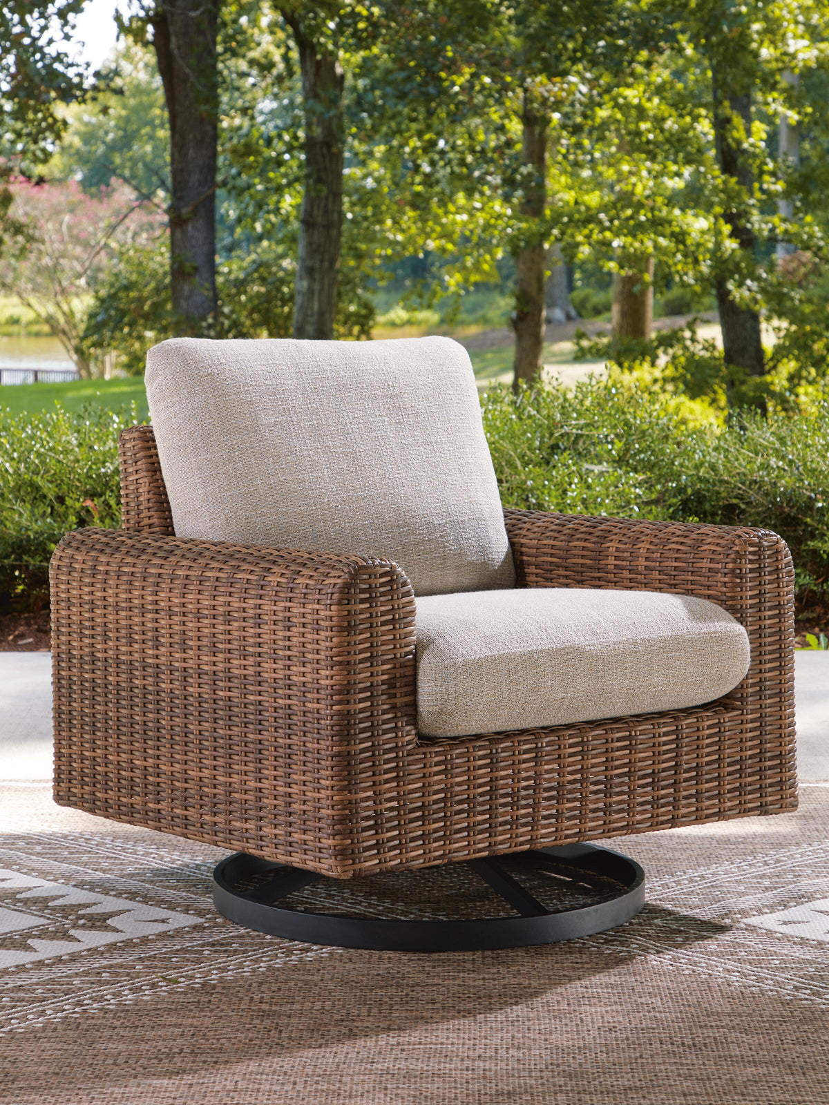 Dolan Outdoor Chair