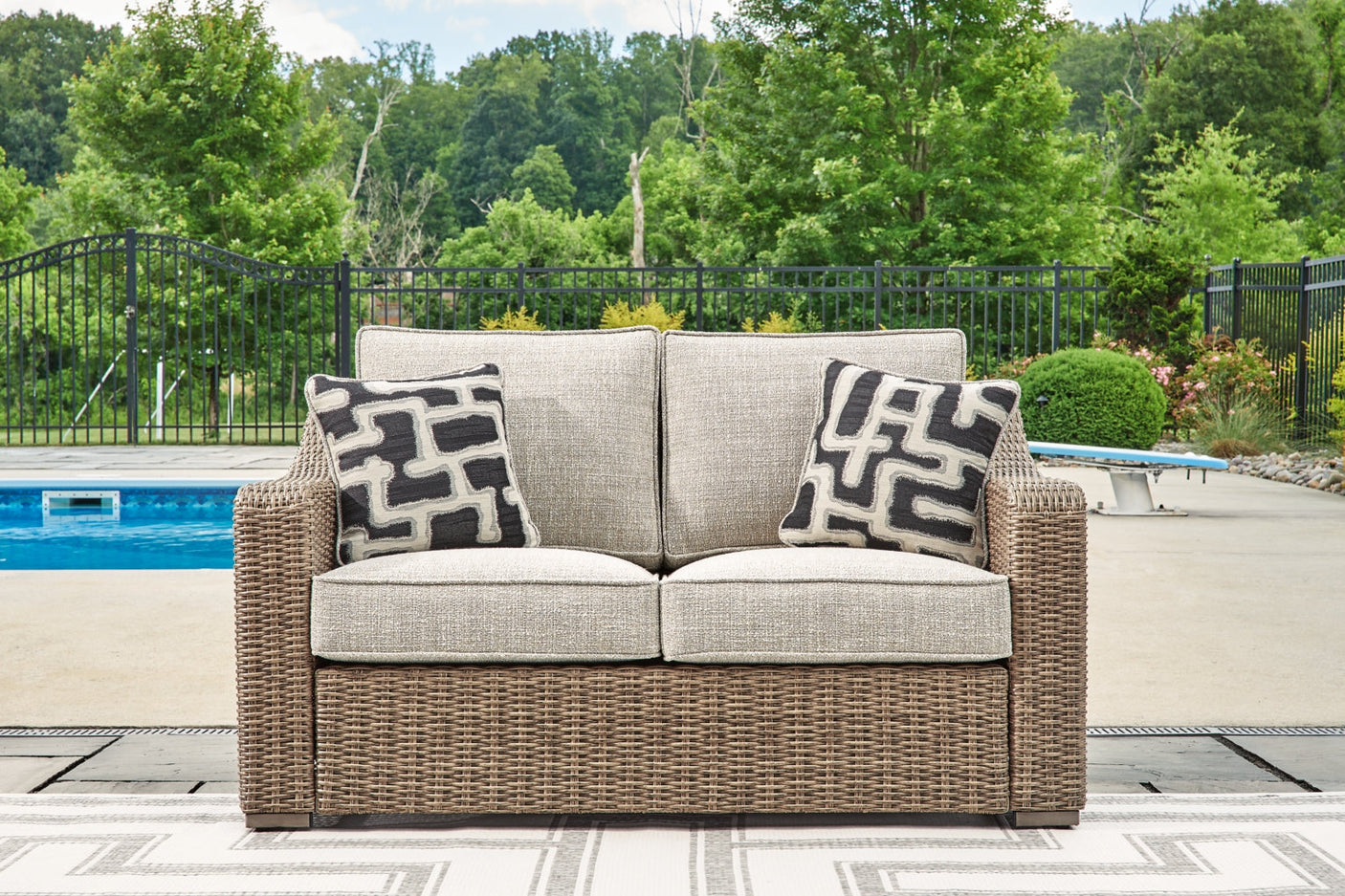 Beachcroft Outdoor Loveseat