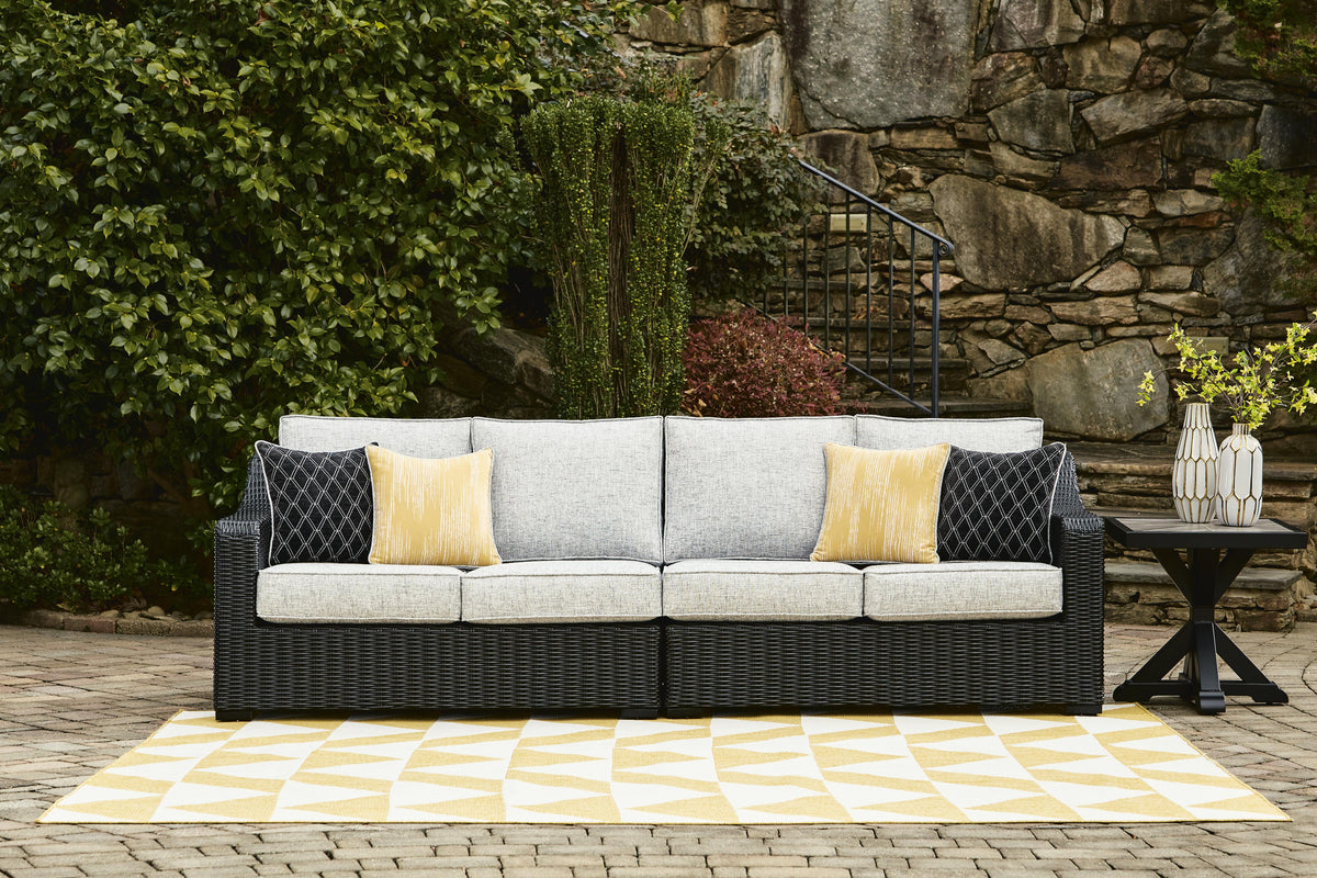 Beachcroft Outdoor Loveseat