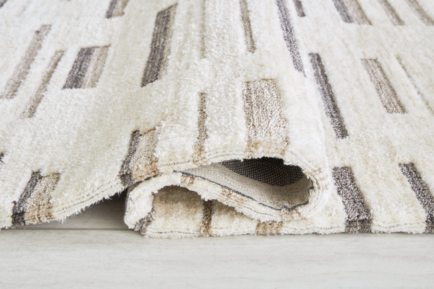 Leesdale Area Rugs