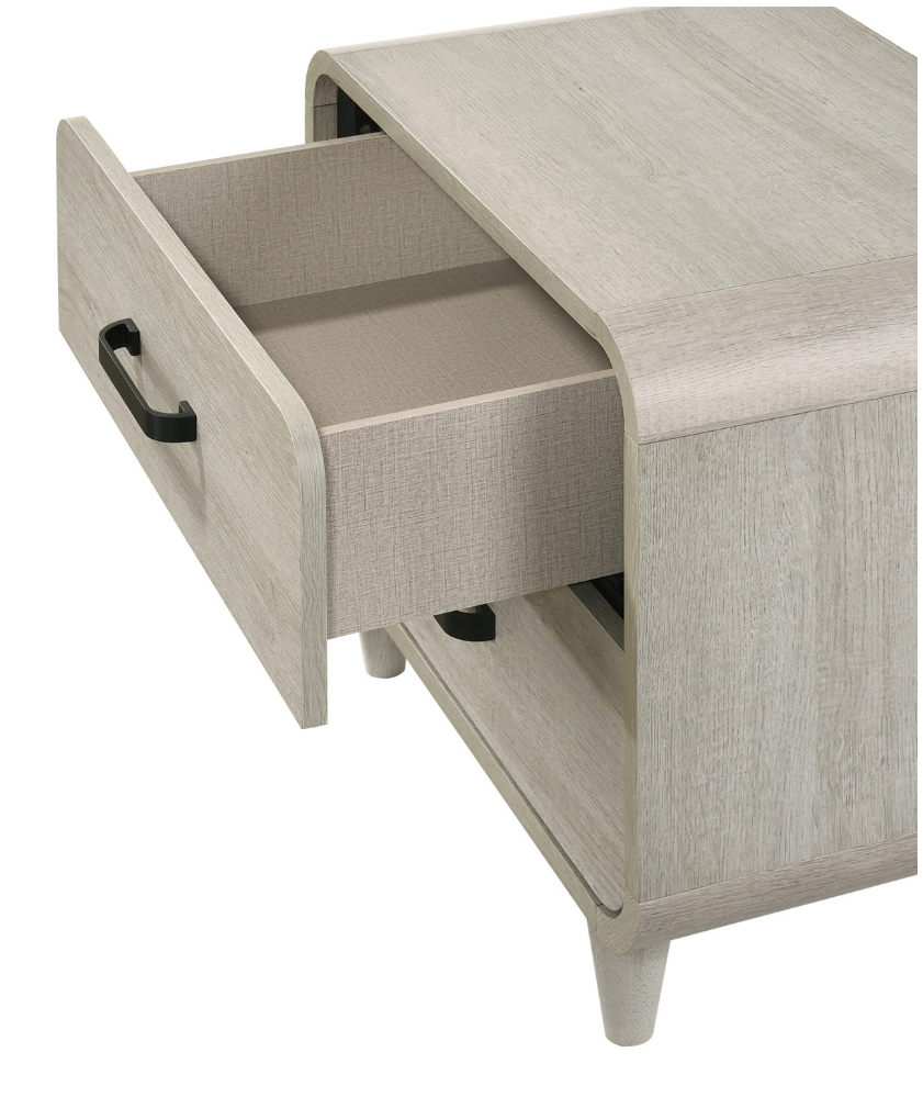 Nyomi Queen Bedroom Set