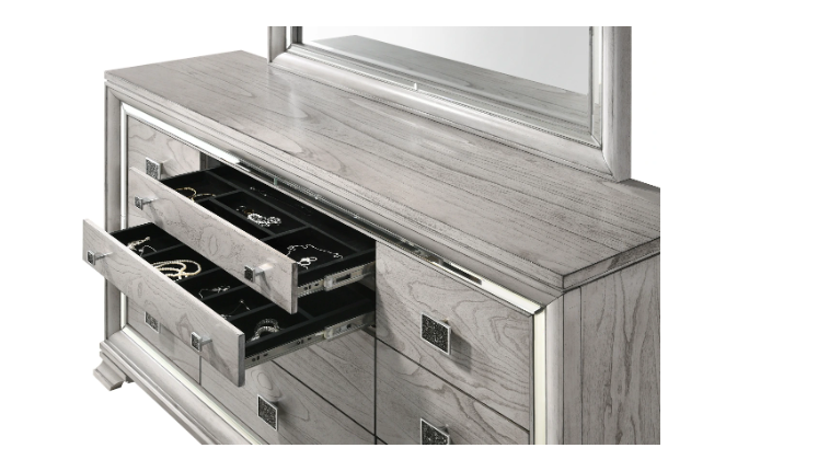 Vail Dresser