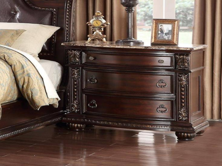 Stanley King Bedroom Set W/ FREE CHEST