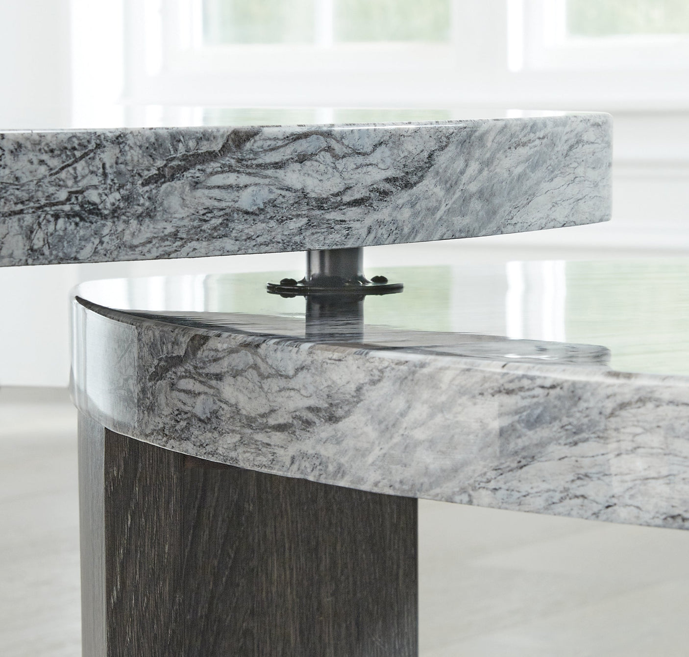 Surmour Stacked Coffee Table Set