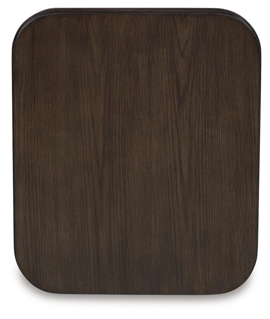 Carlibrie End & Side Tables