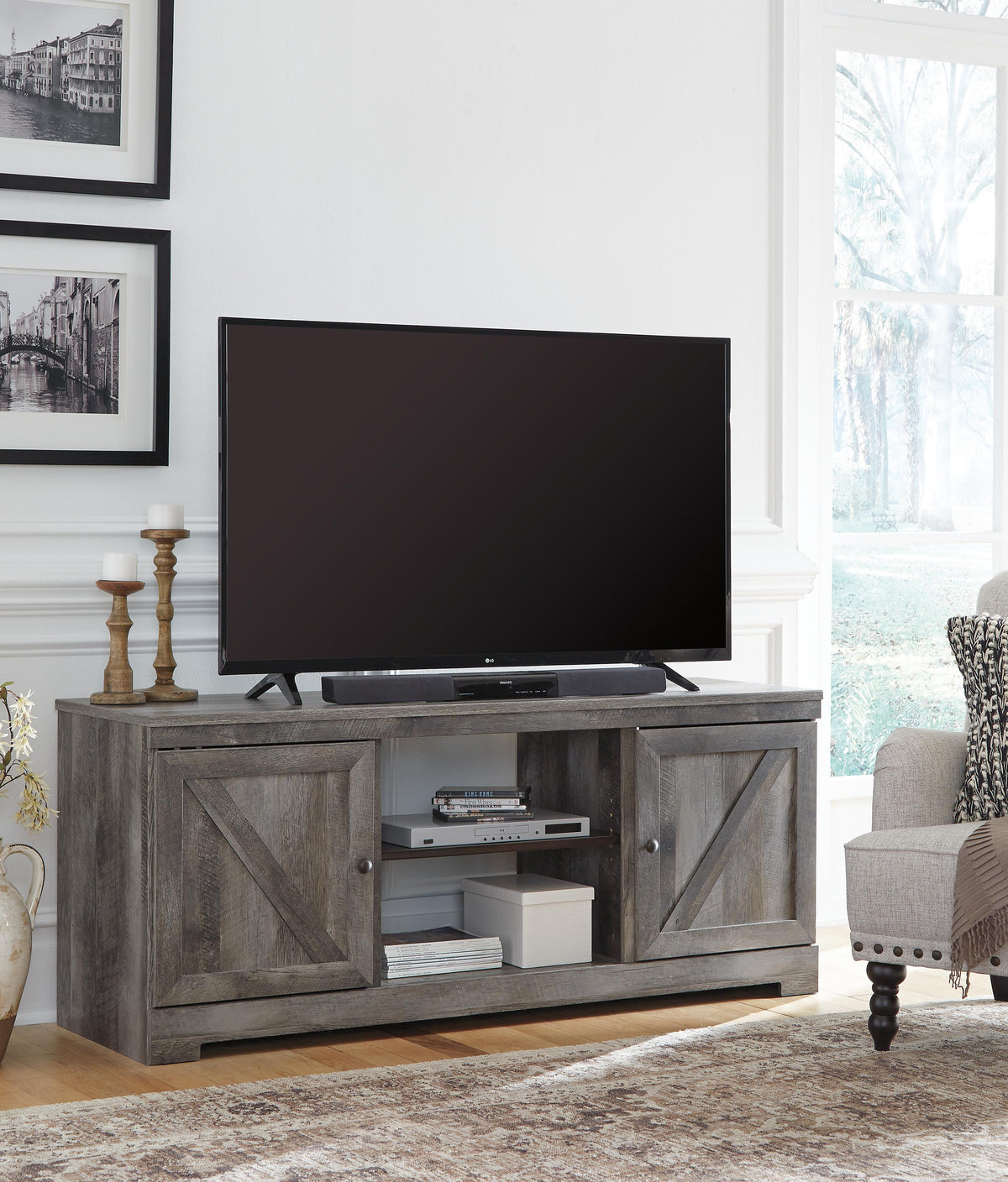 Wynnlow Tv Stands