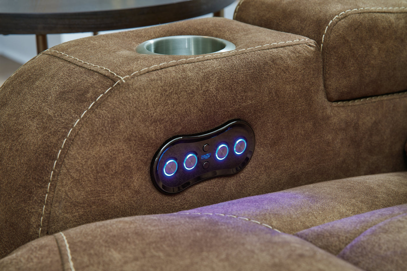 Wolfie Loveseat