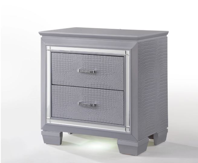 Lillian King Bedroom Set