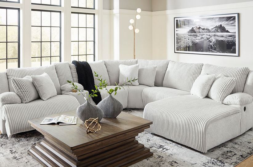 Nuvia Sectional