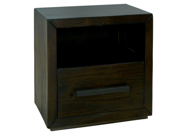 Magnum Queen Bedroom Set