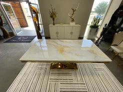 Elizabeth Table w/ 4 Chairs & 2 FREE Chairs