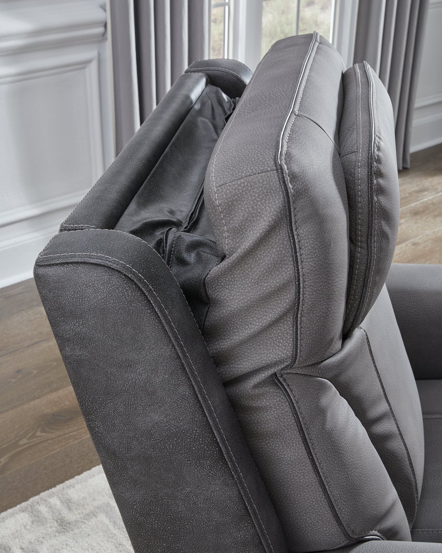 Peaceful Pause Power Lift Recliner