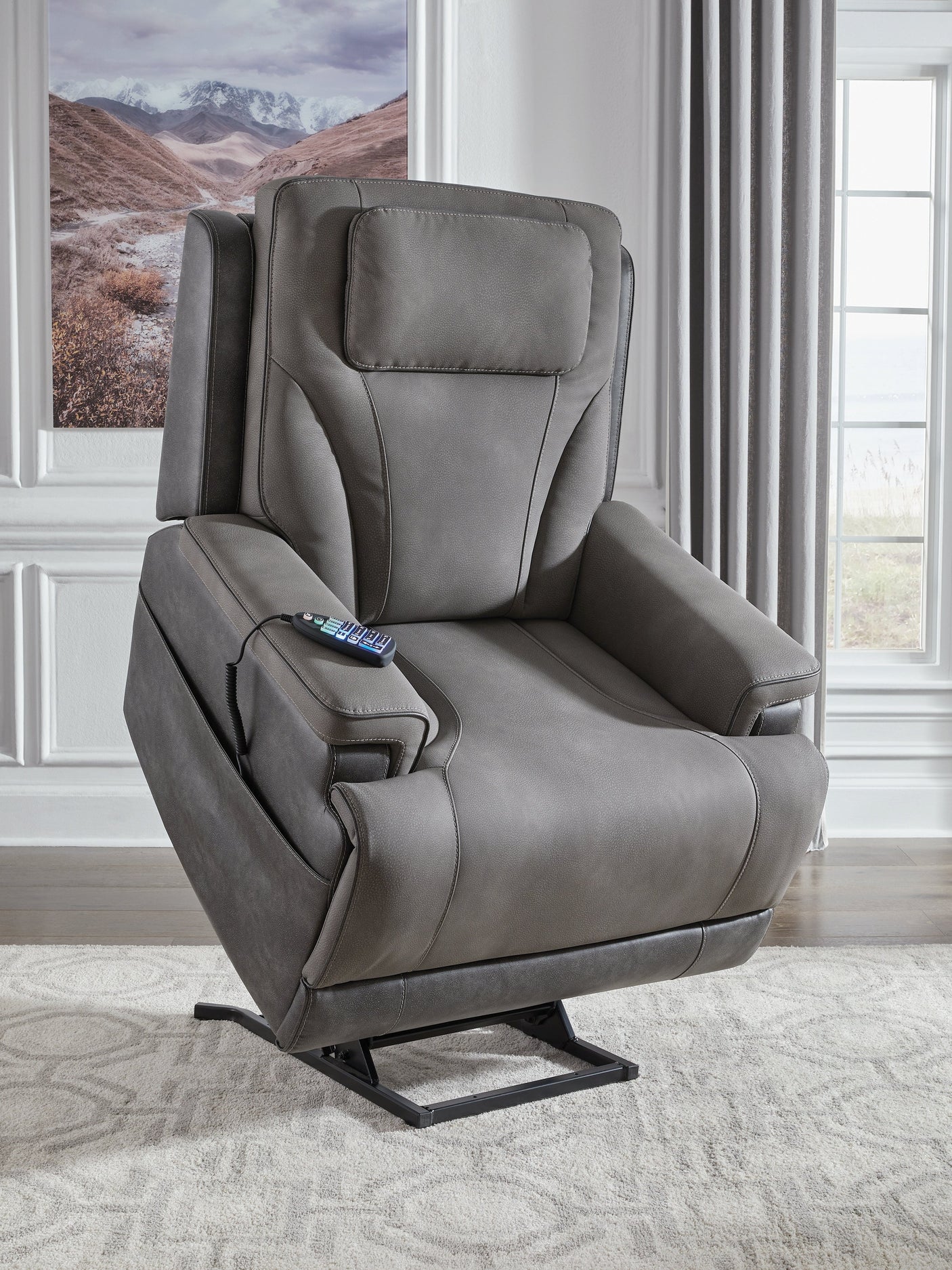 Peaceful Pause Power Lift Recliner