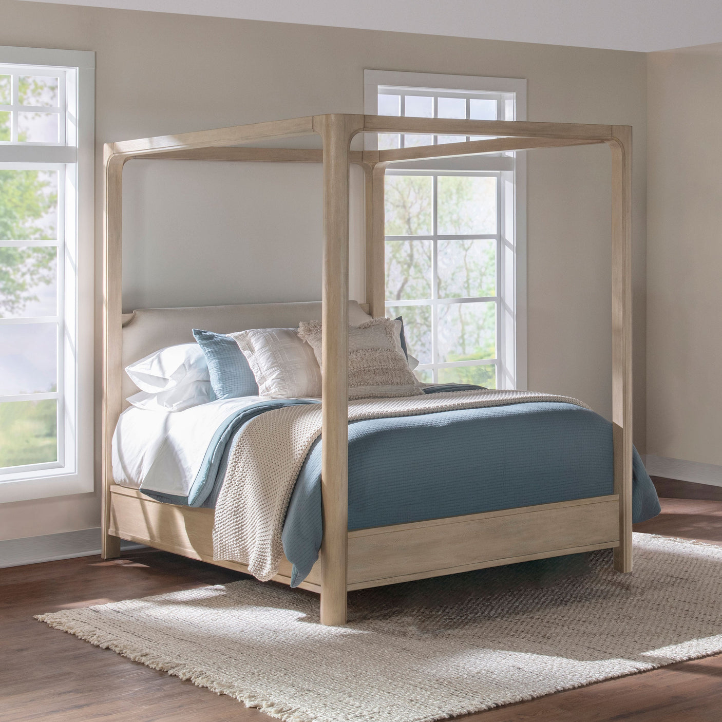 Solano 85-inch Canopy Bed Weathered Mango