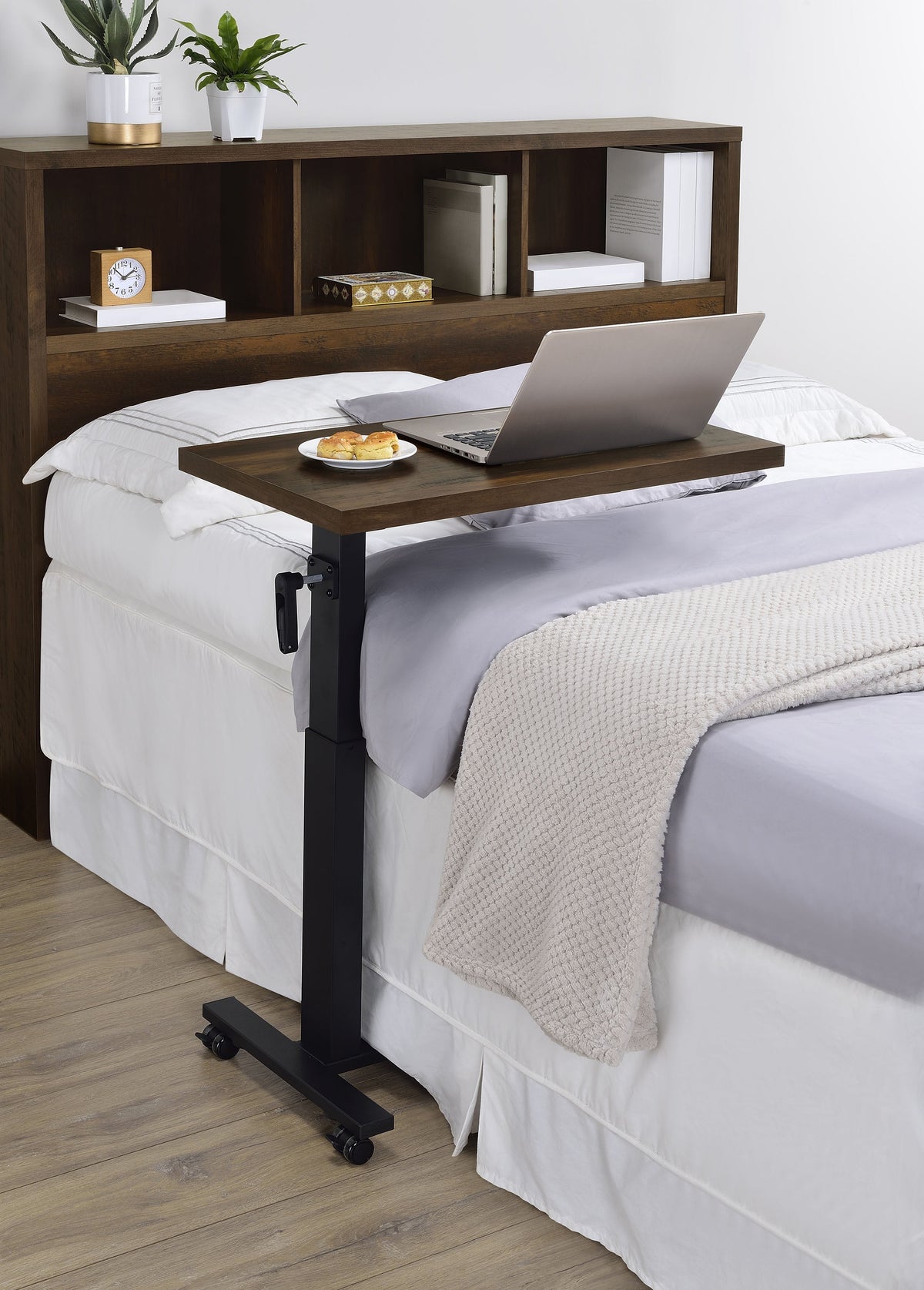 Westpark Bed C-Tables