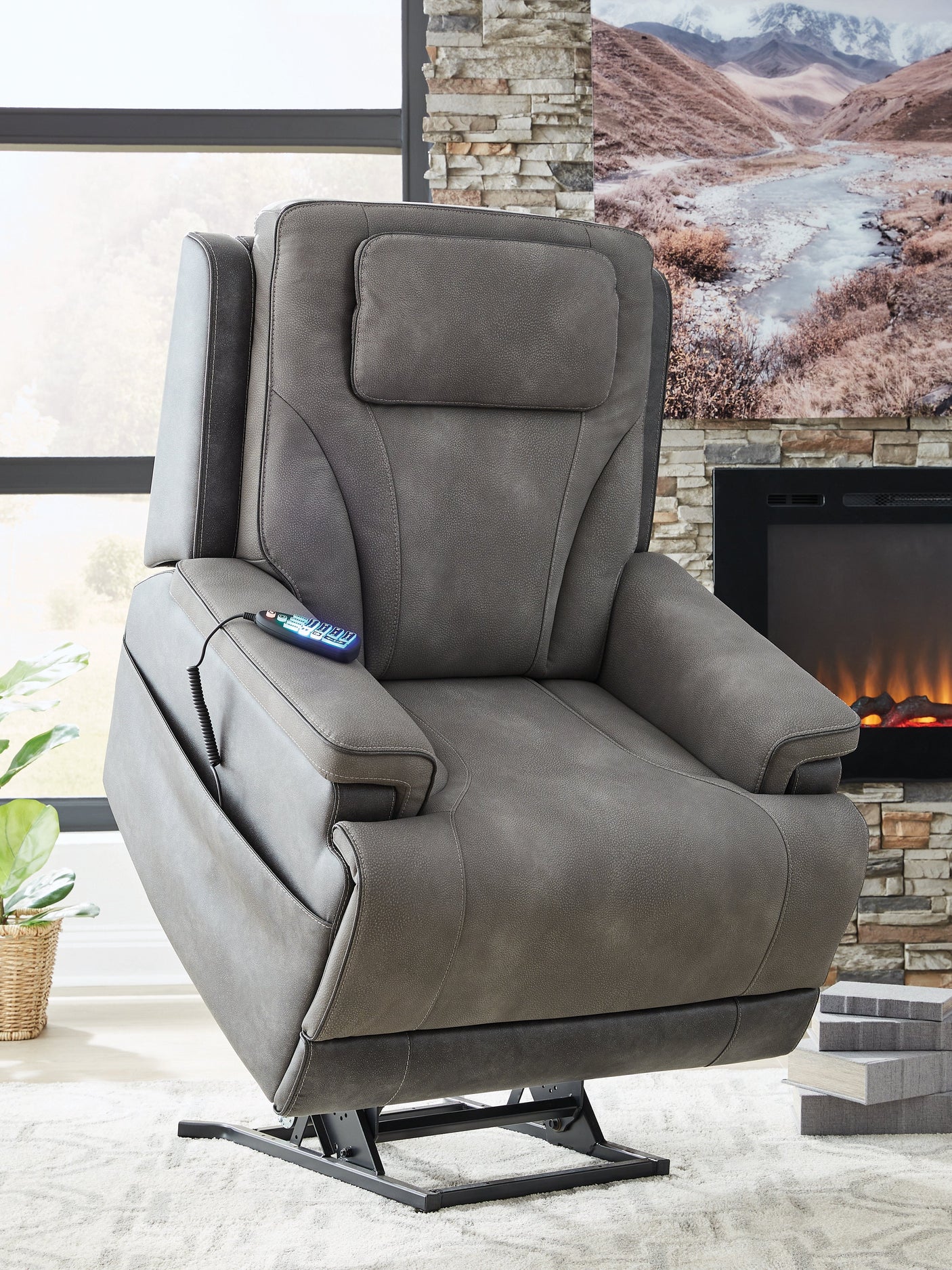 Peaceful Pause Power Lift Recliner