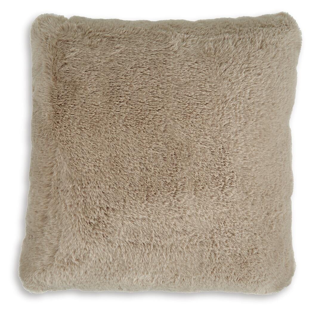 Gariland Accent Pillows