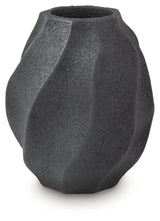 Judworth Vase