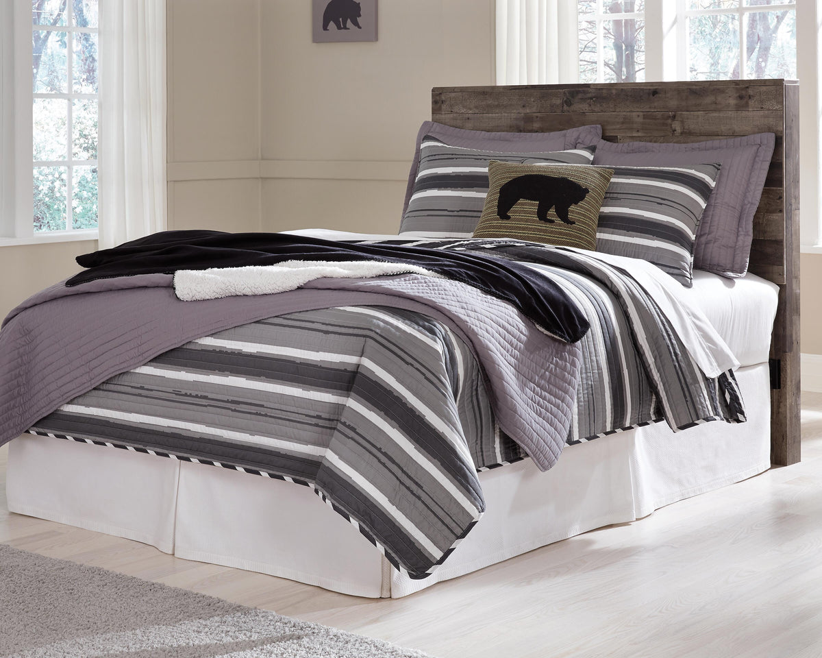 Derekson Bedroom Sets