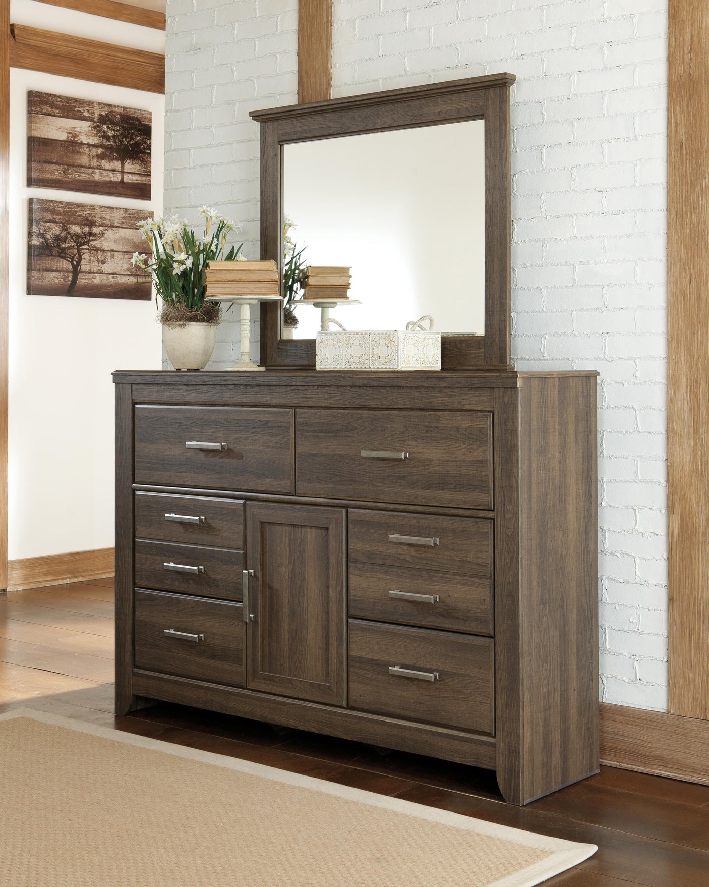 Juararo Poster Bed Bedroom Set
