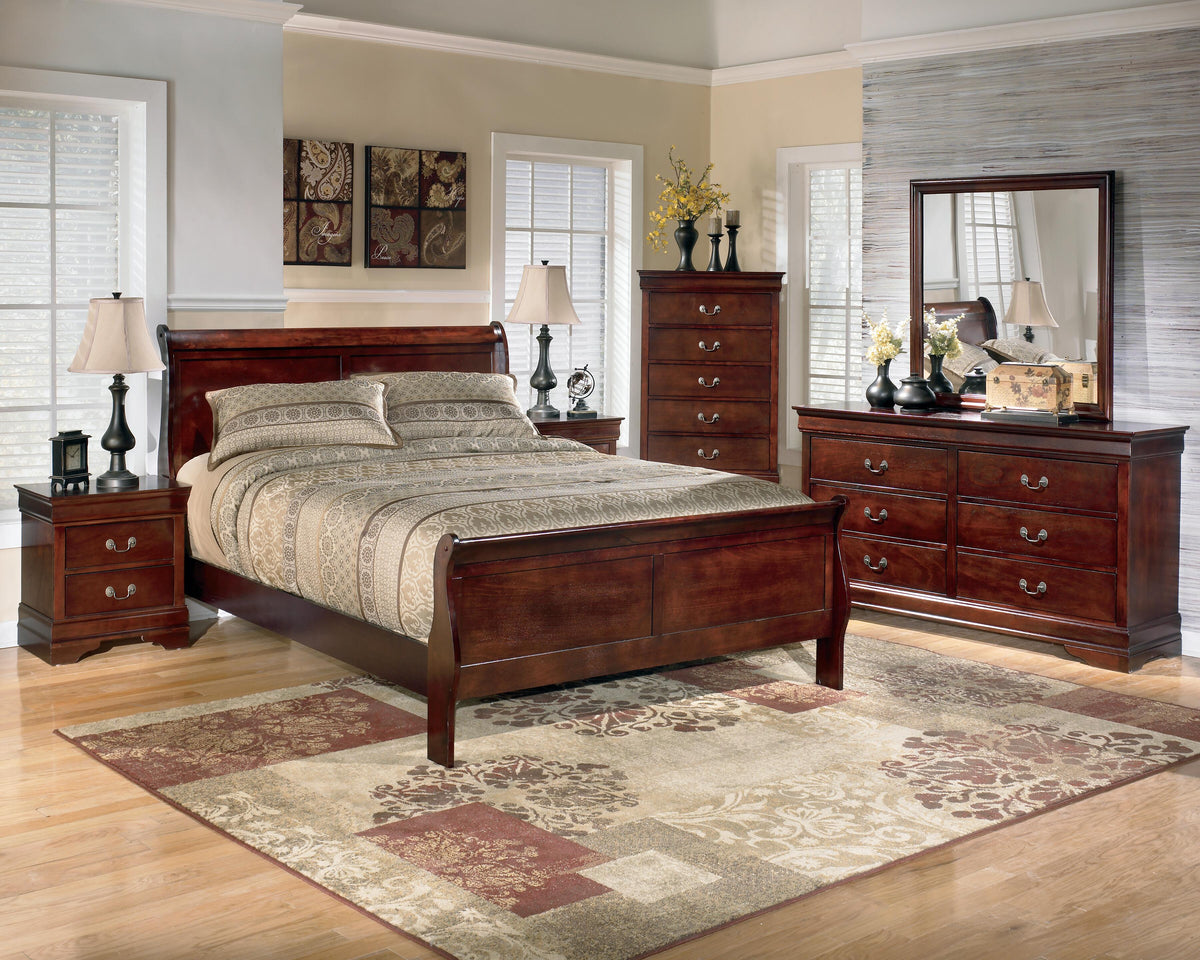 Alisdair Dresser with Mirrors