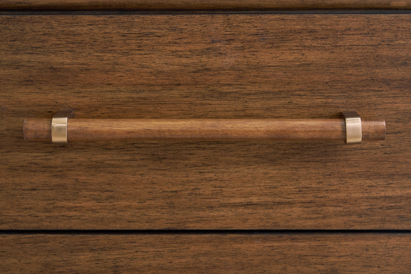 Lyncott Dresser & Chest