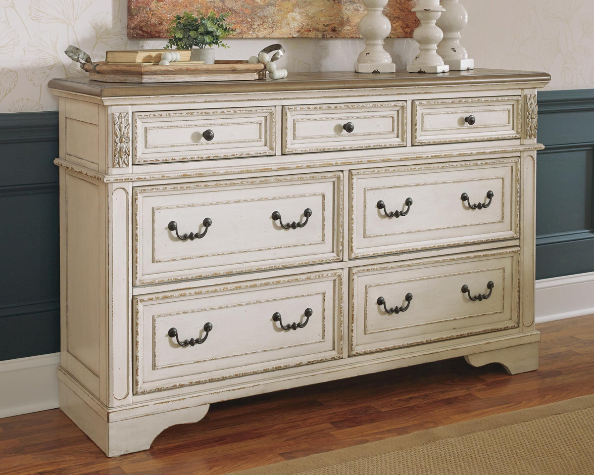 Realyn Dressers