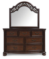 Lavinton Poster Bed Bedroom Set