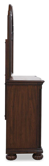 Lavinton Poster Bed Bedroom Set