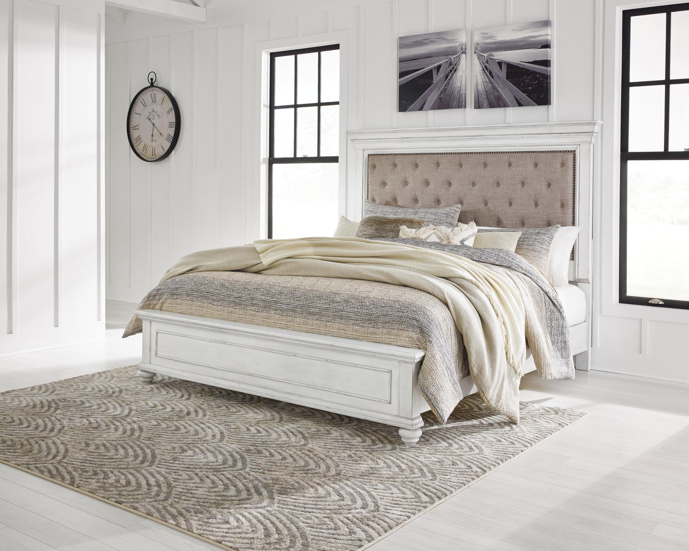 Kanwyn Panel Bed
