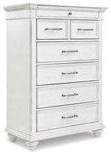 Kanwyn Panel Bed Bedroom Set