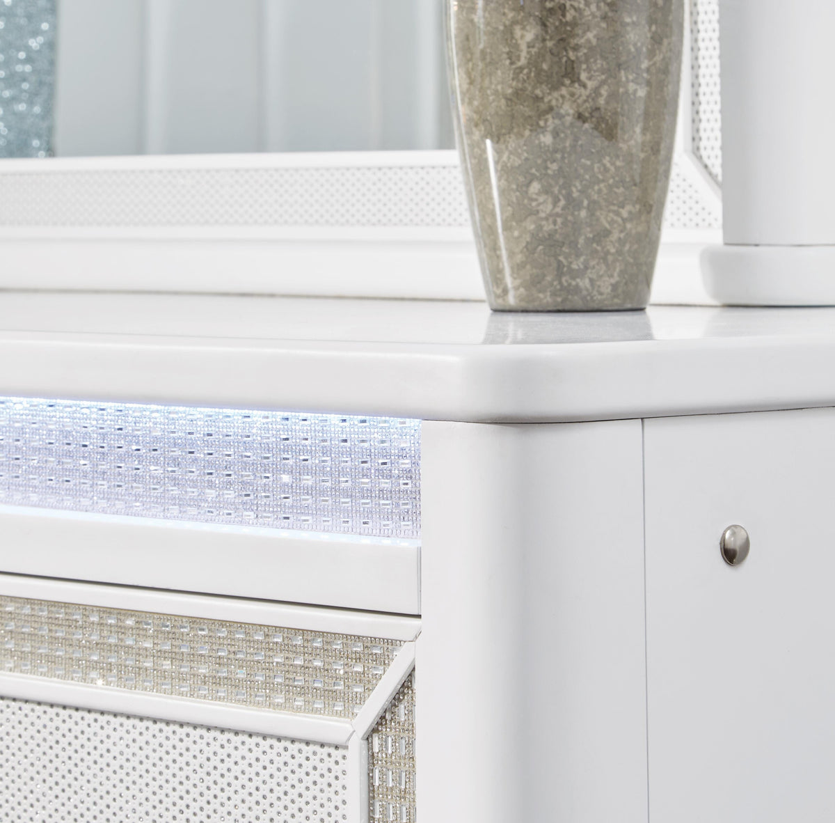 Chalanna Dressers