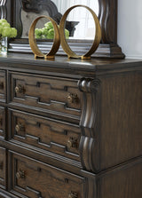Maylee Dressers