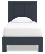 Simmenfort Platform Bed