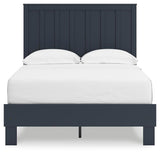 Simmenfort Platform Bed