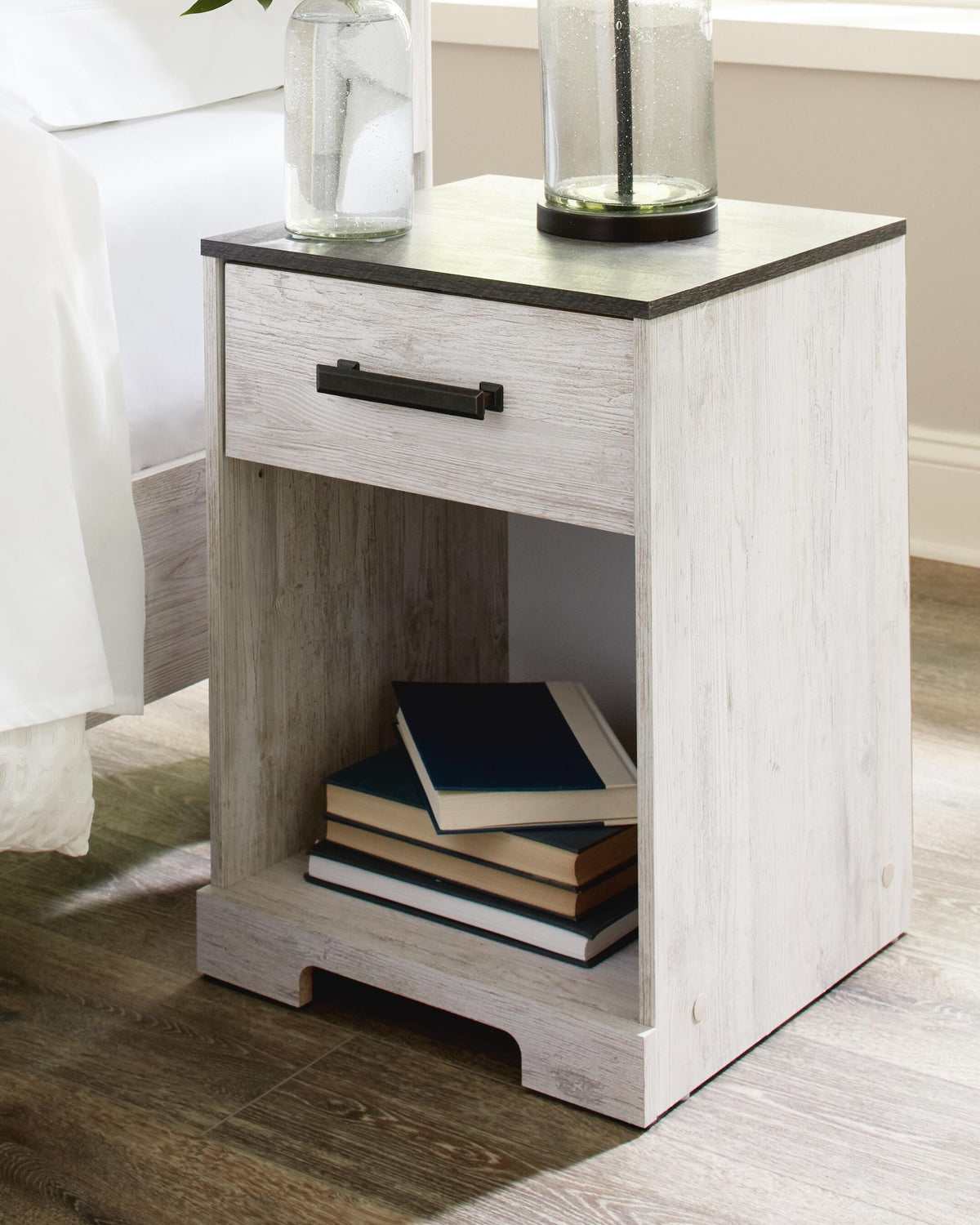 Shawburn Nightstands
