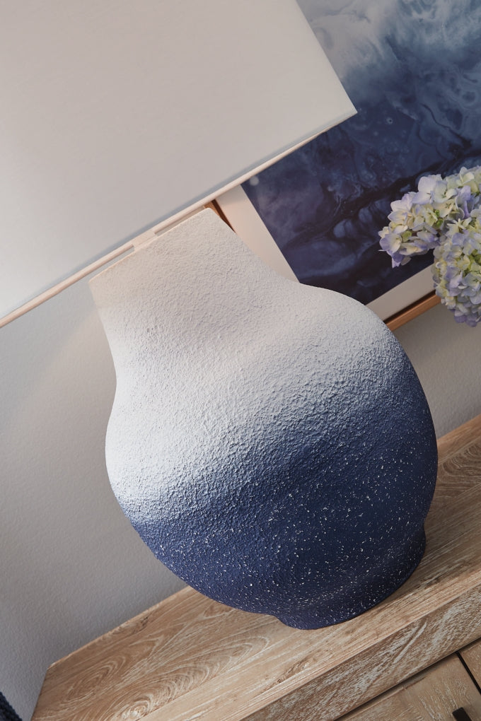 Dashland Metal Table Lamp