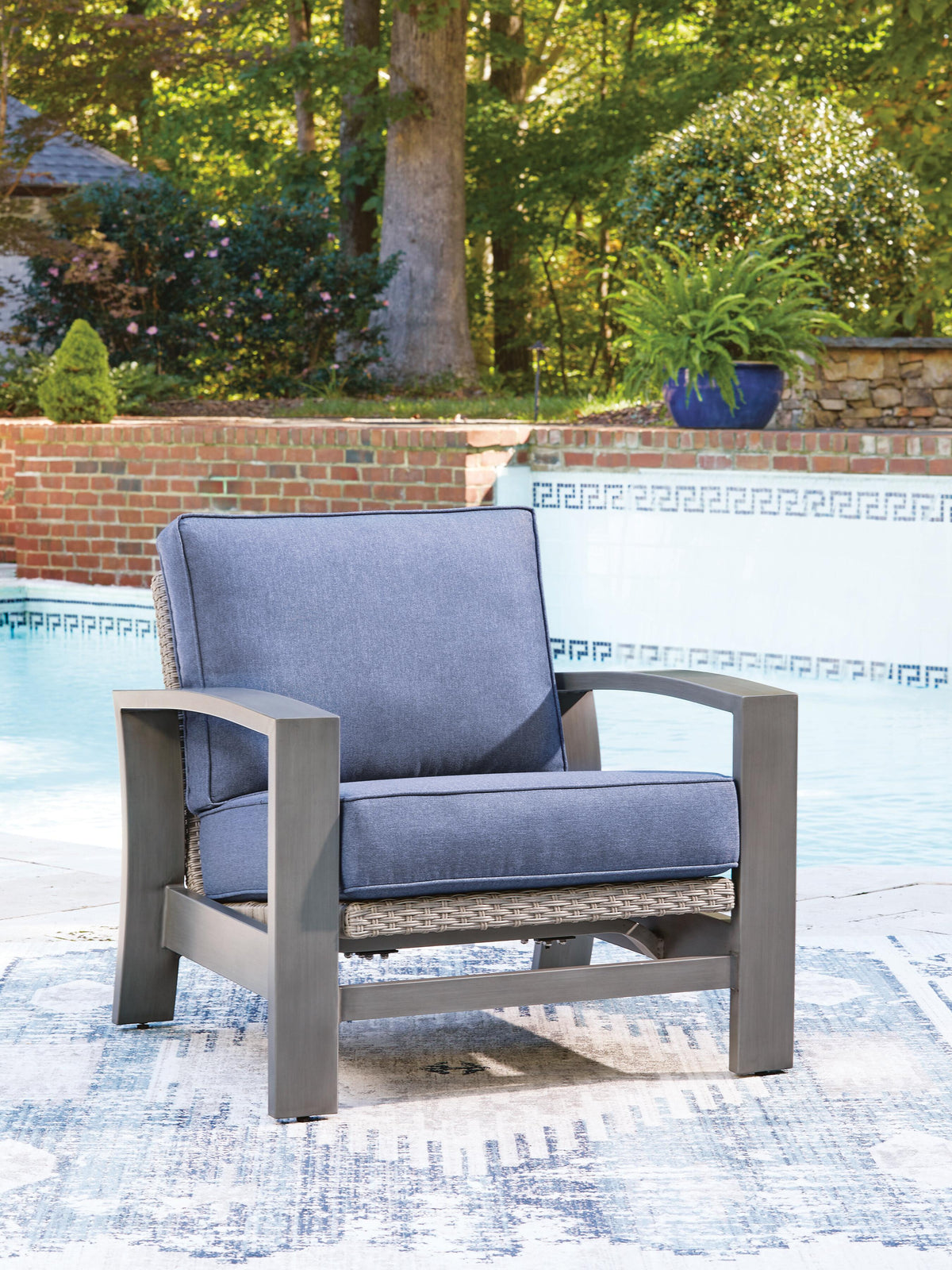 Half Outdoor Chair