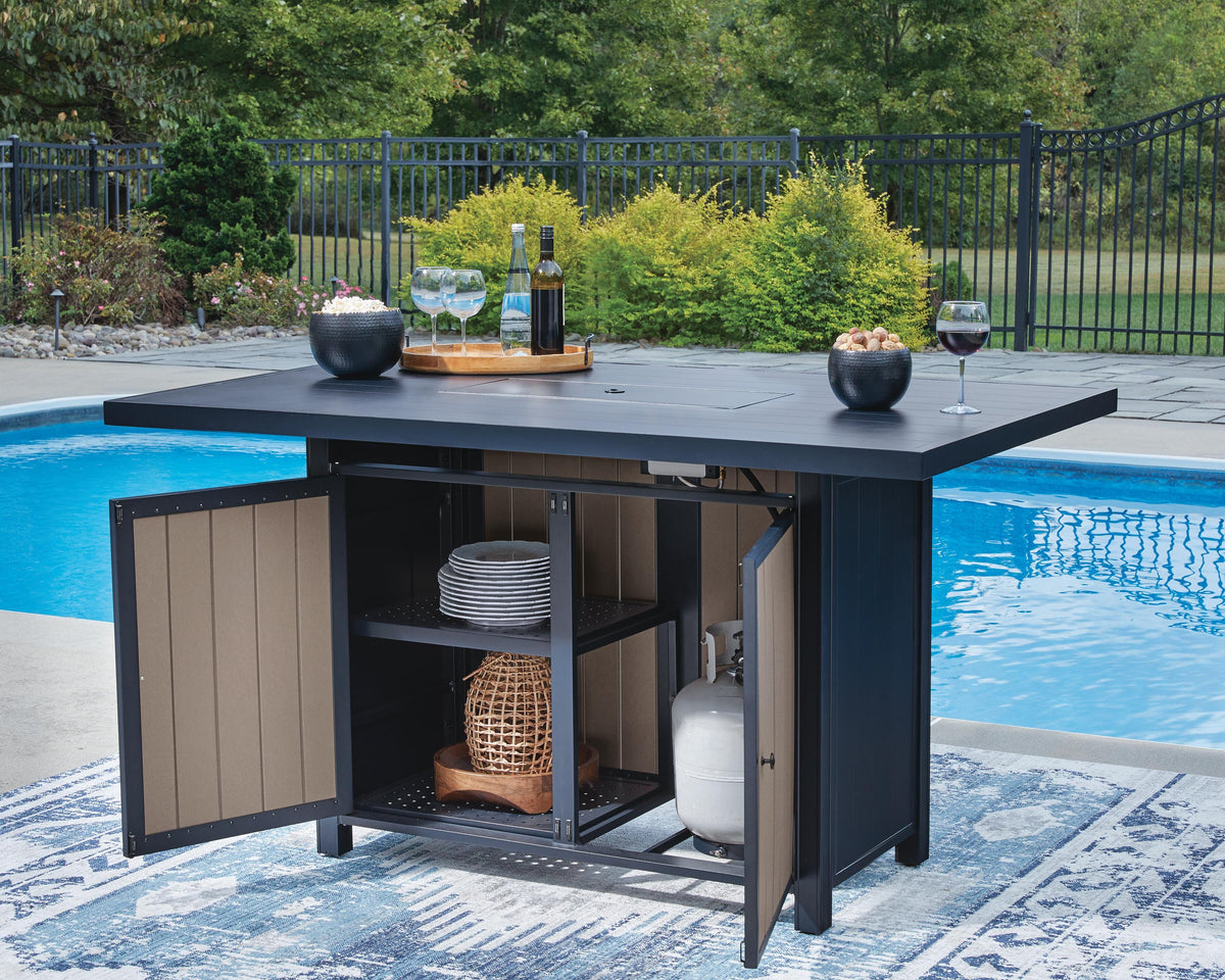 East Outdoor Bar Set