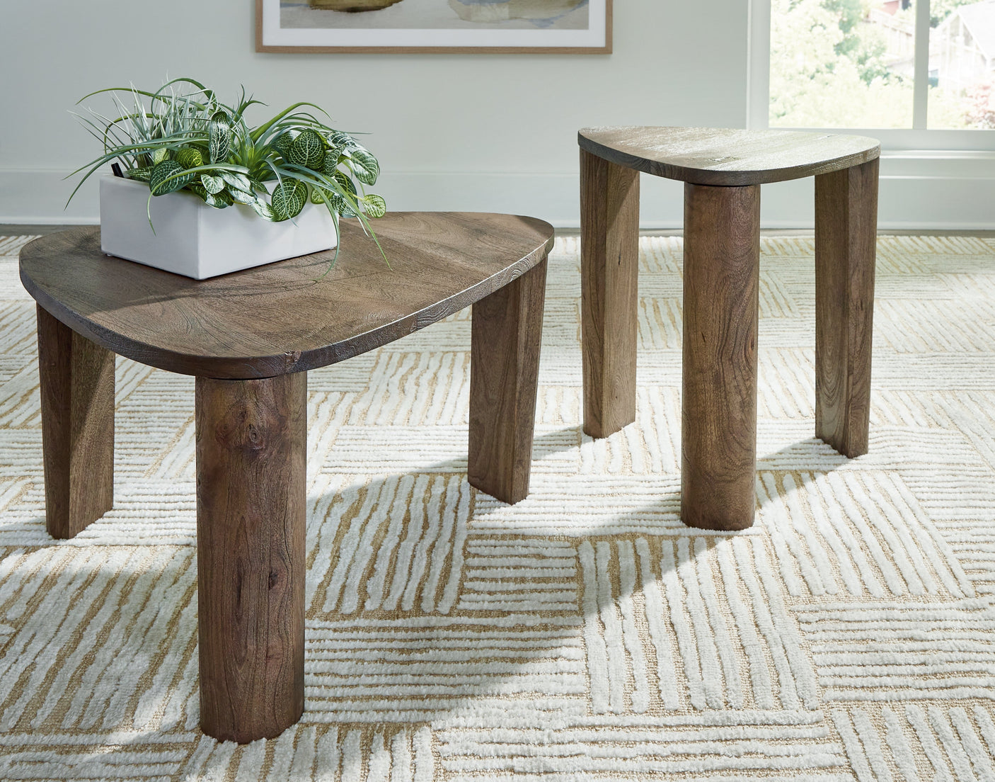 Reidport Coffee / Accent Table Set
