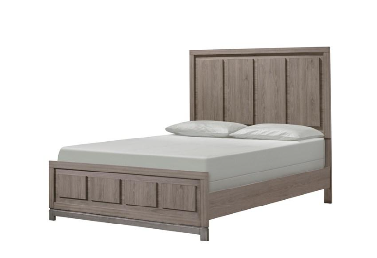 River Queen Bedroom Set w/ FREE Chest
