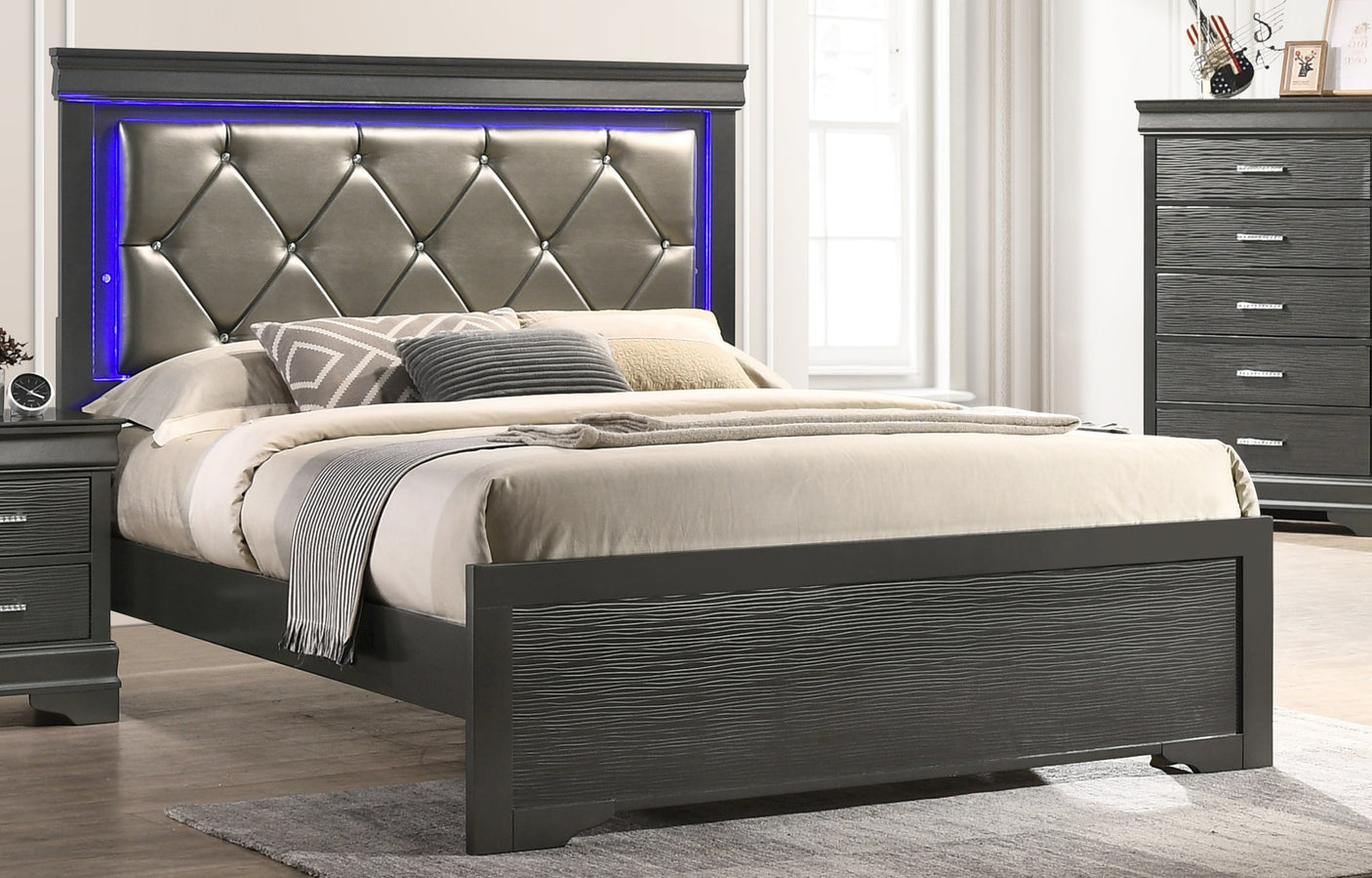 Lucy Twin Bedroom Set W/ Free Chest